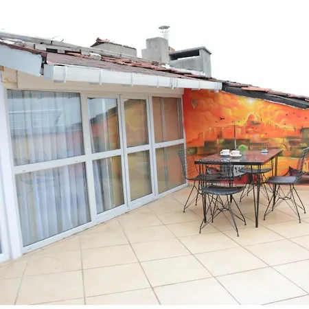 La Casa Hotel