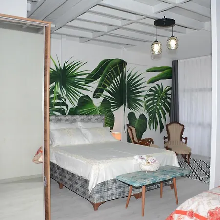 La Casa Hotel